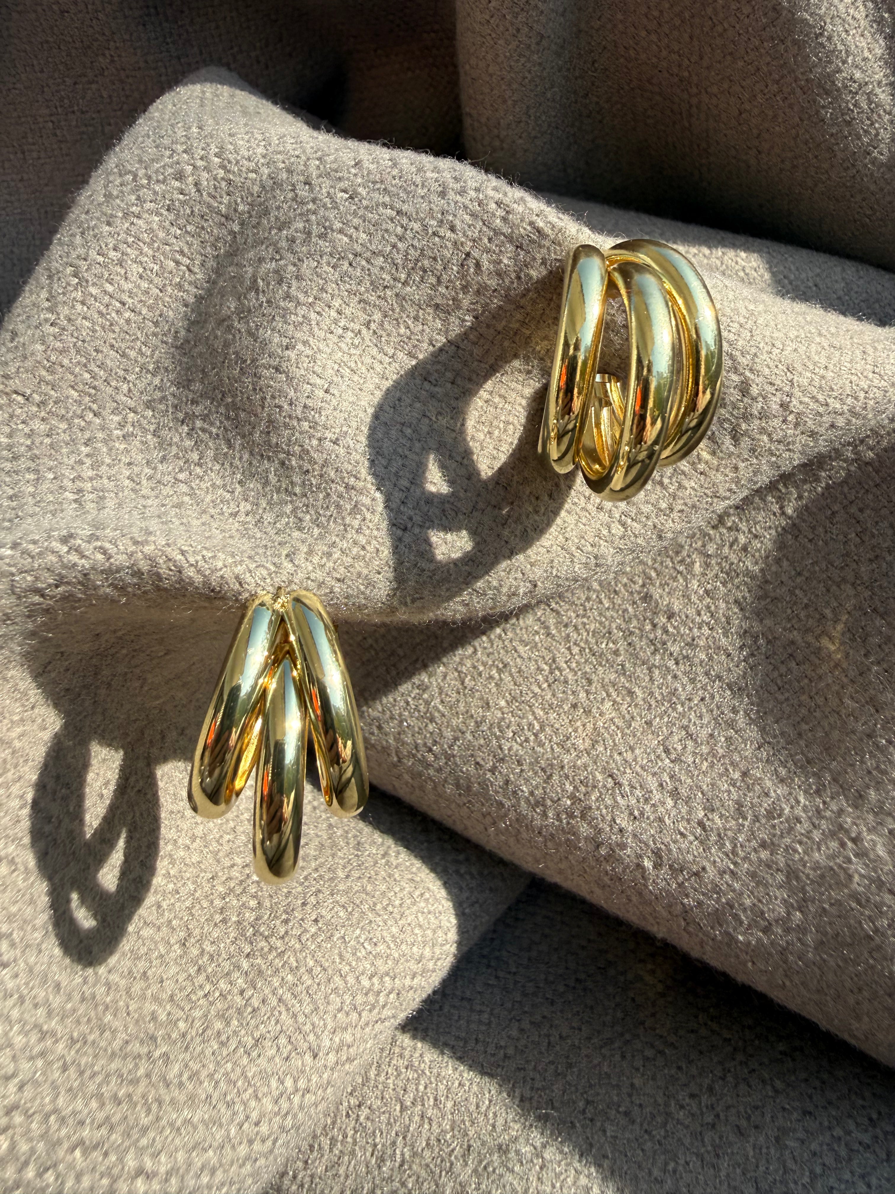 עגילי חישוק דרמטיים