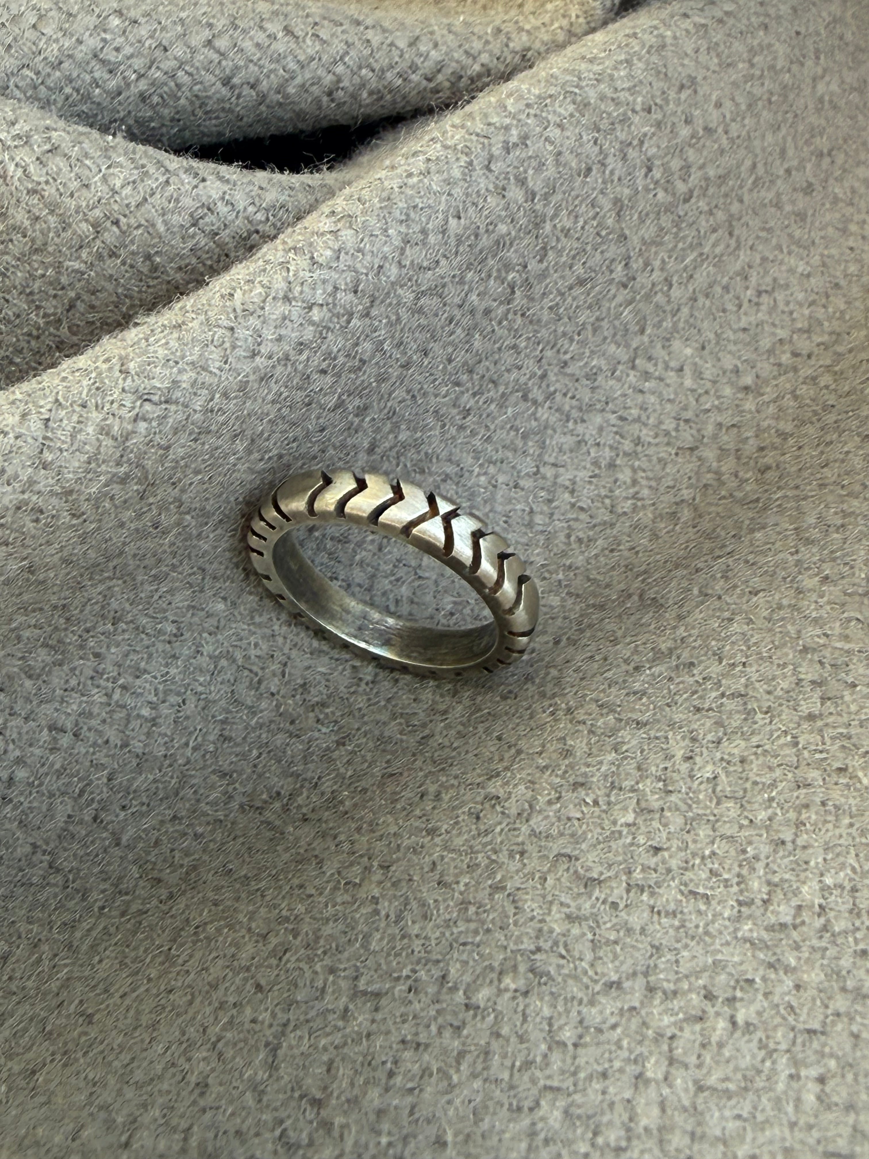 טבעת זרת קלילה