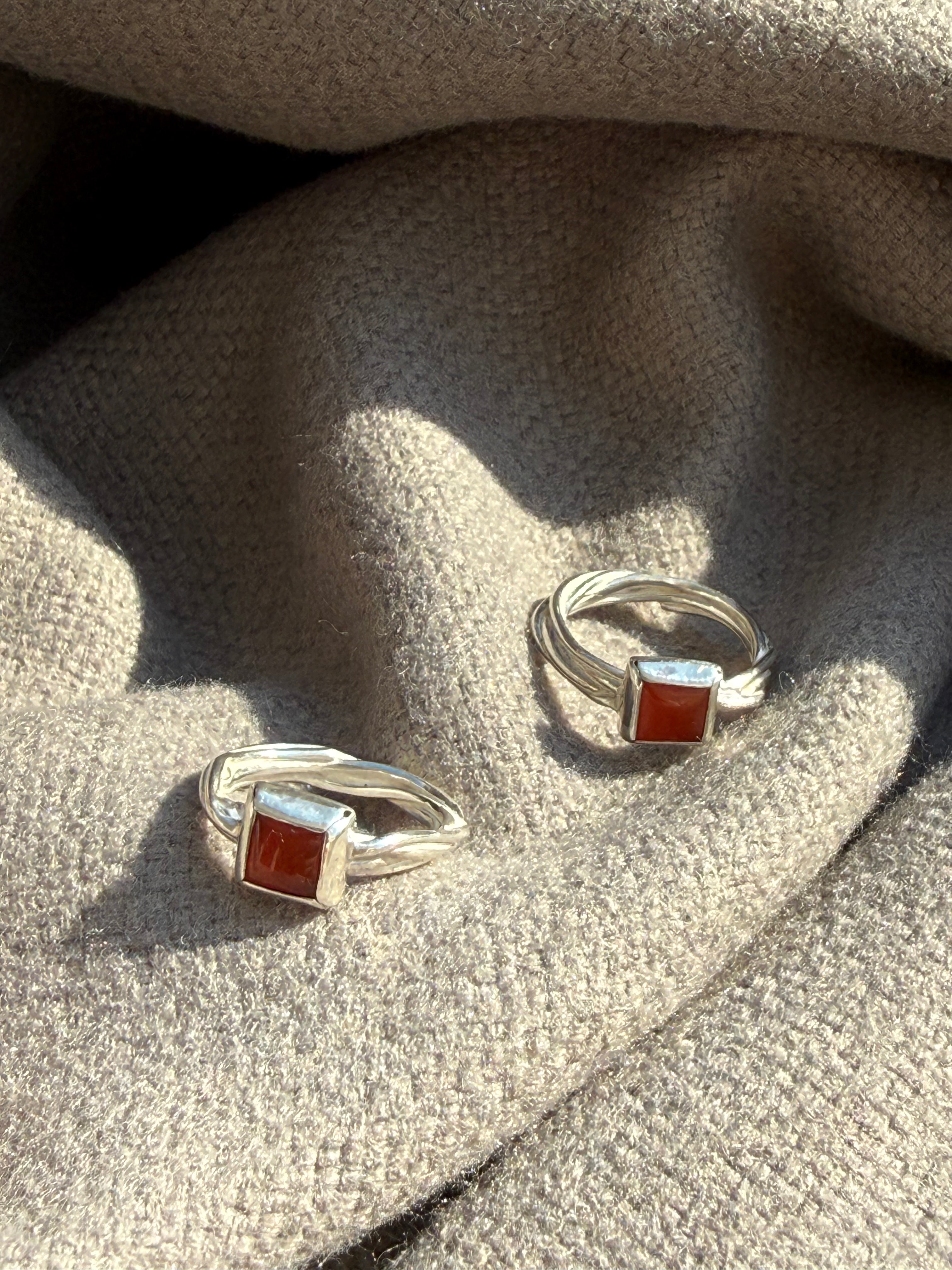 טבעת ריבוע מוכתם