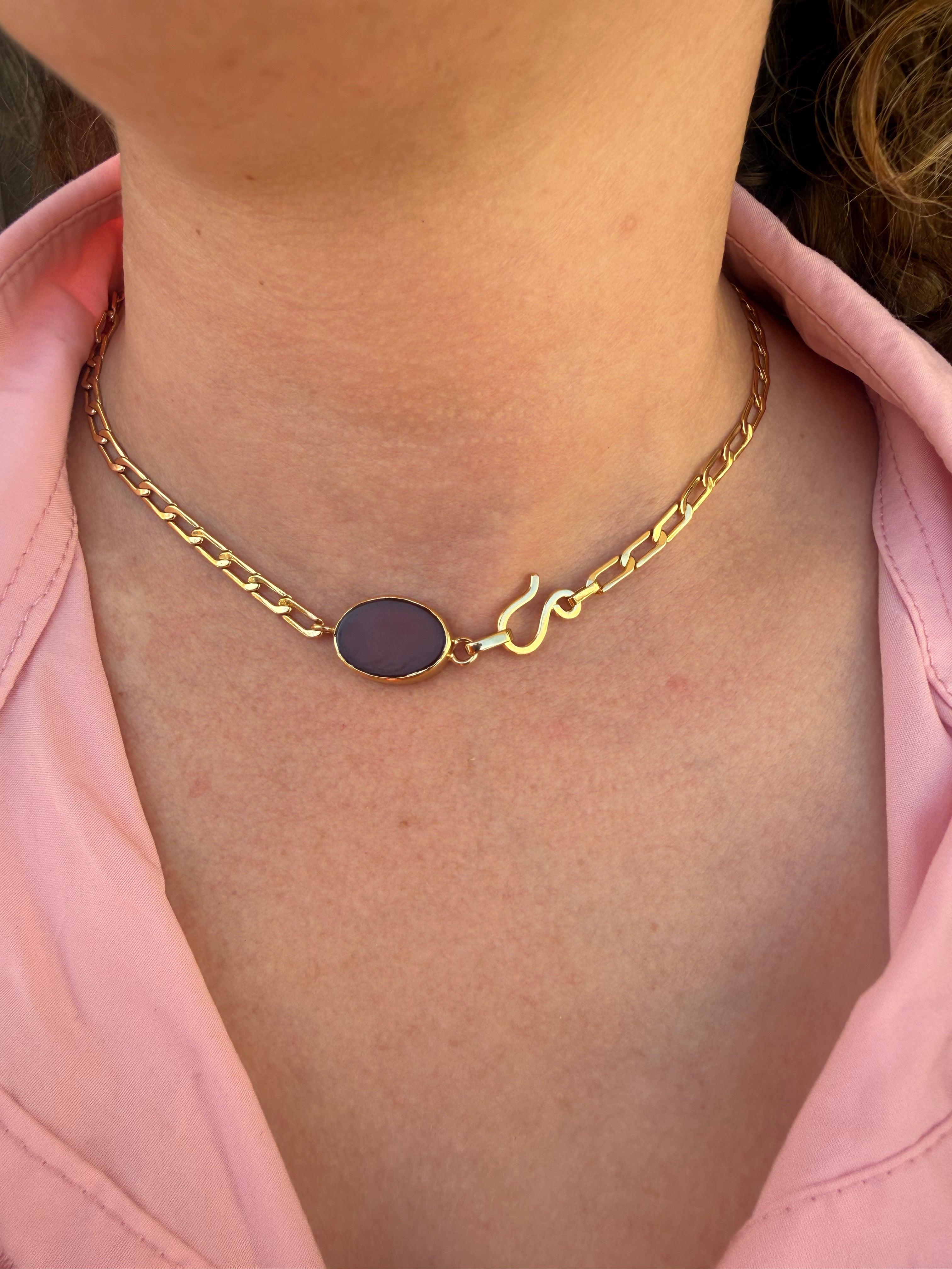 שרשרת ששמה אותך במרכז