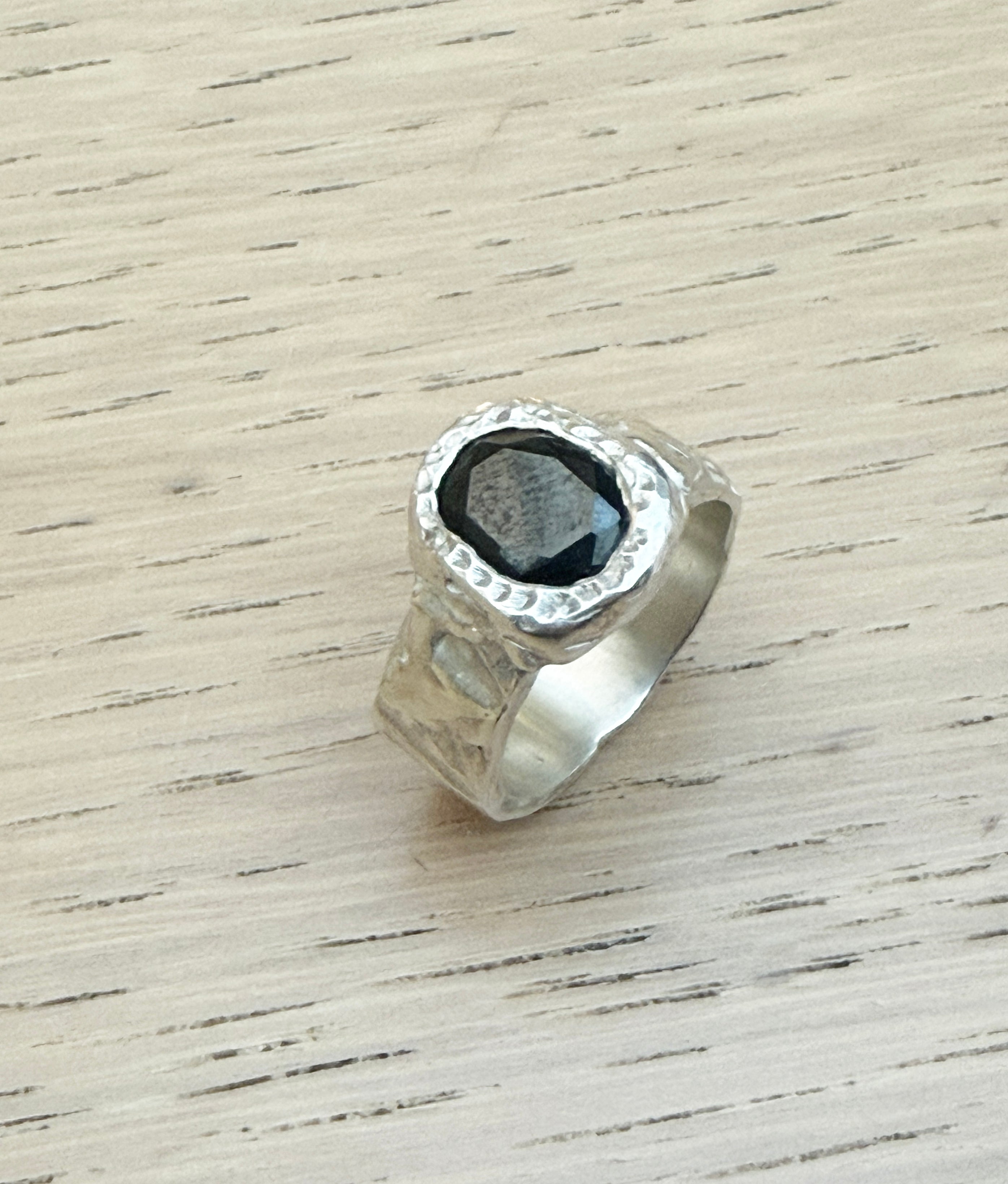 טבעת חותם שחור