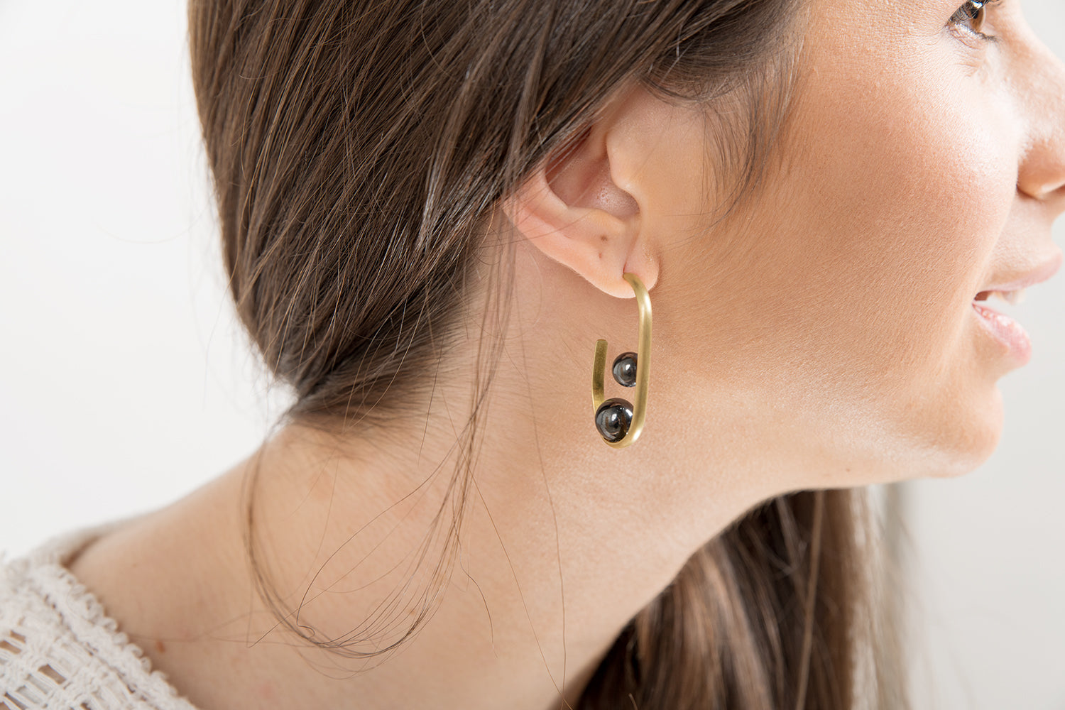 Sphere On Oval Hoops