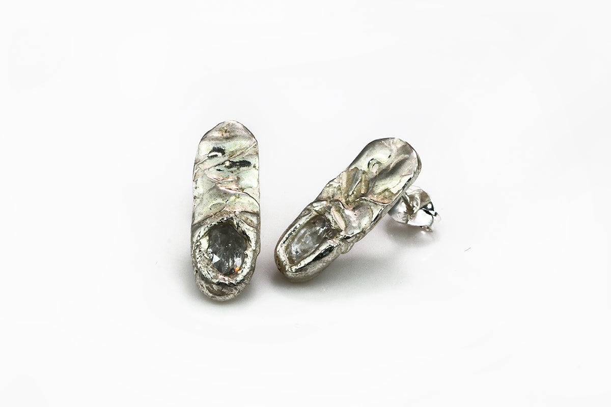 Raw metal //clear oval