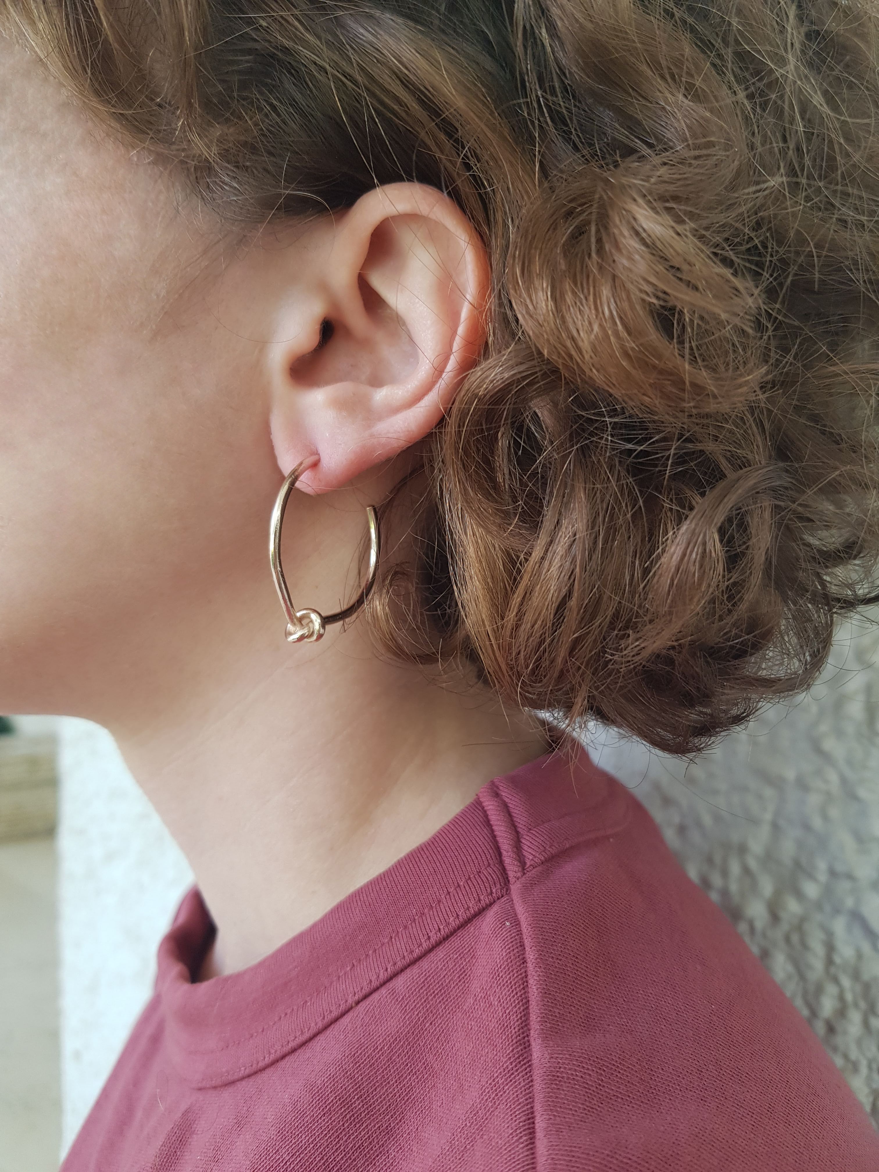 Knotted Hoops