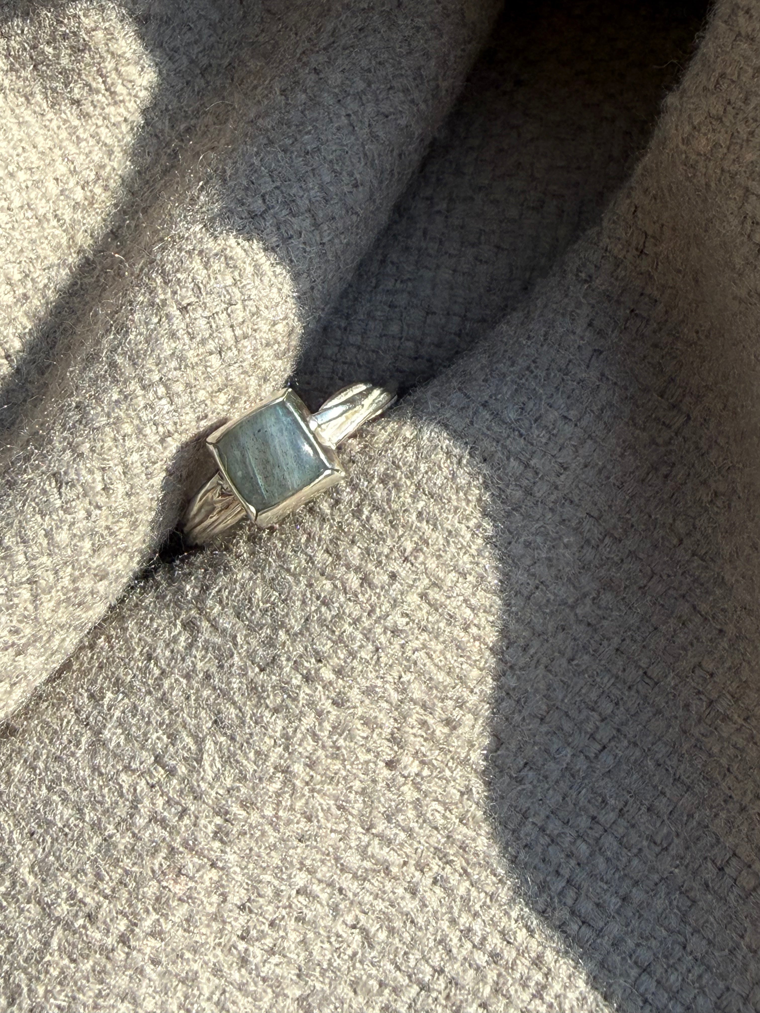 טבעת ריבוע מוכתם