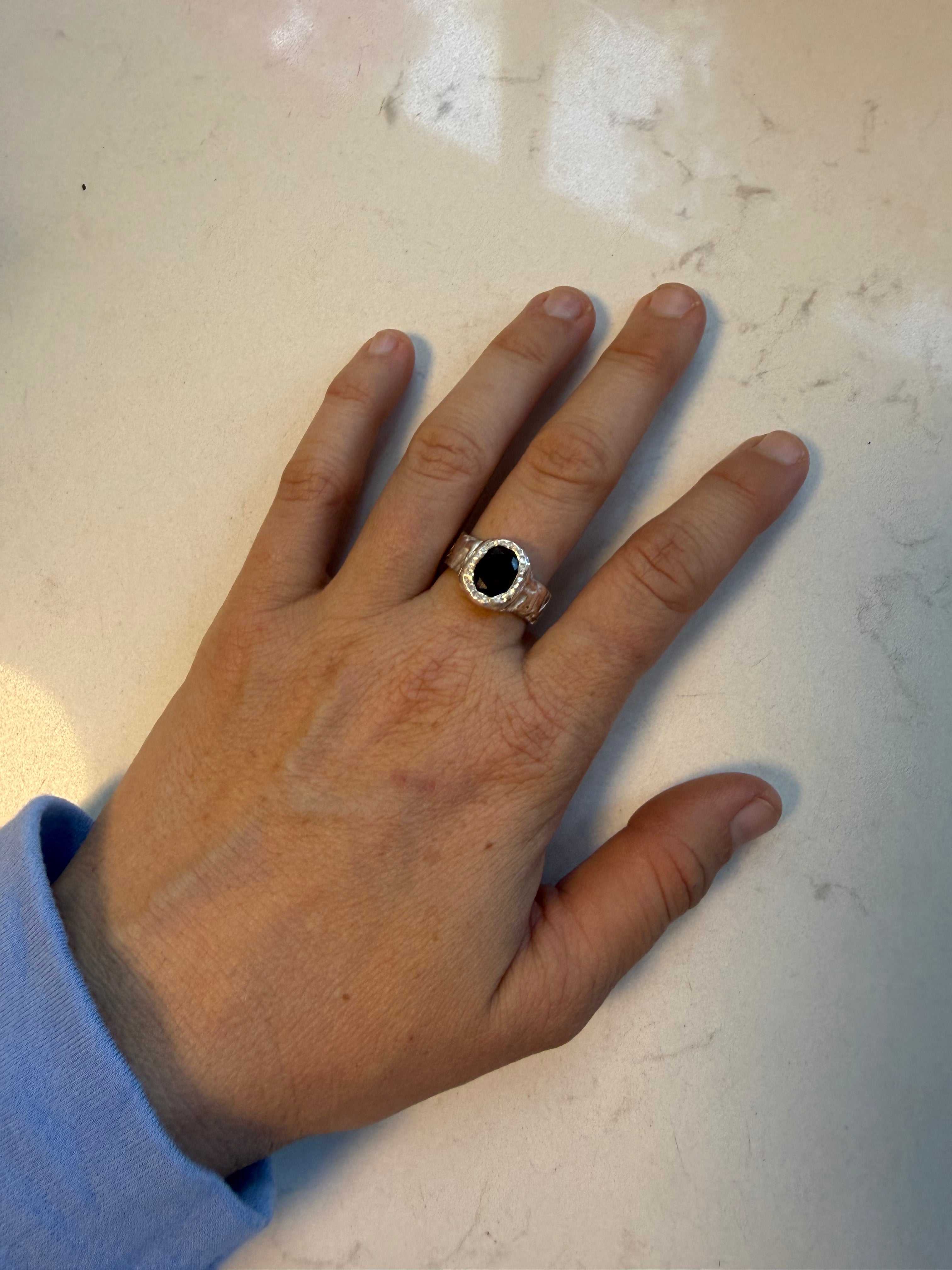 טבעת חותם שחור