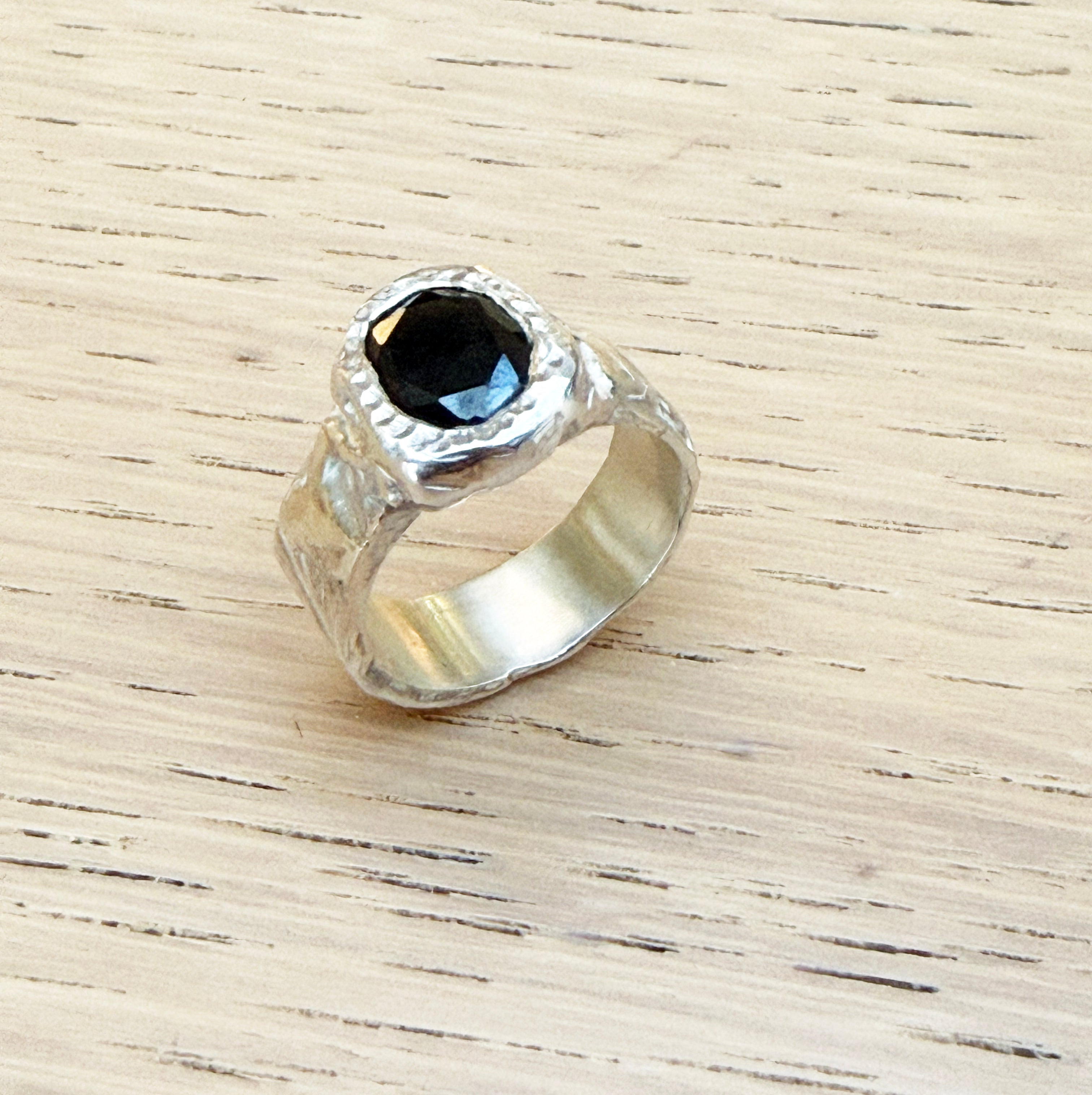 טבעת חותם שחור