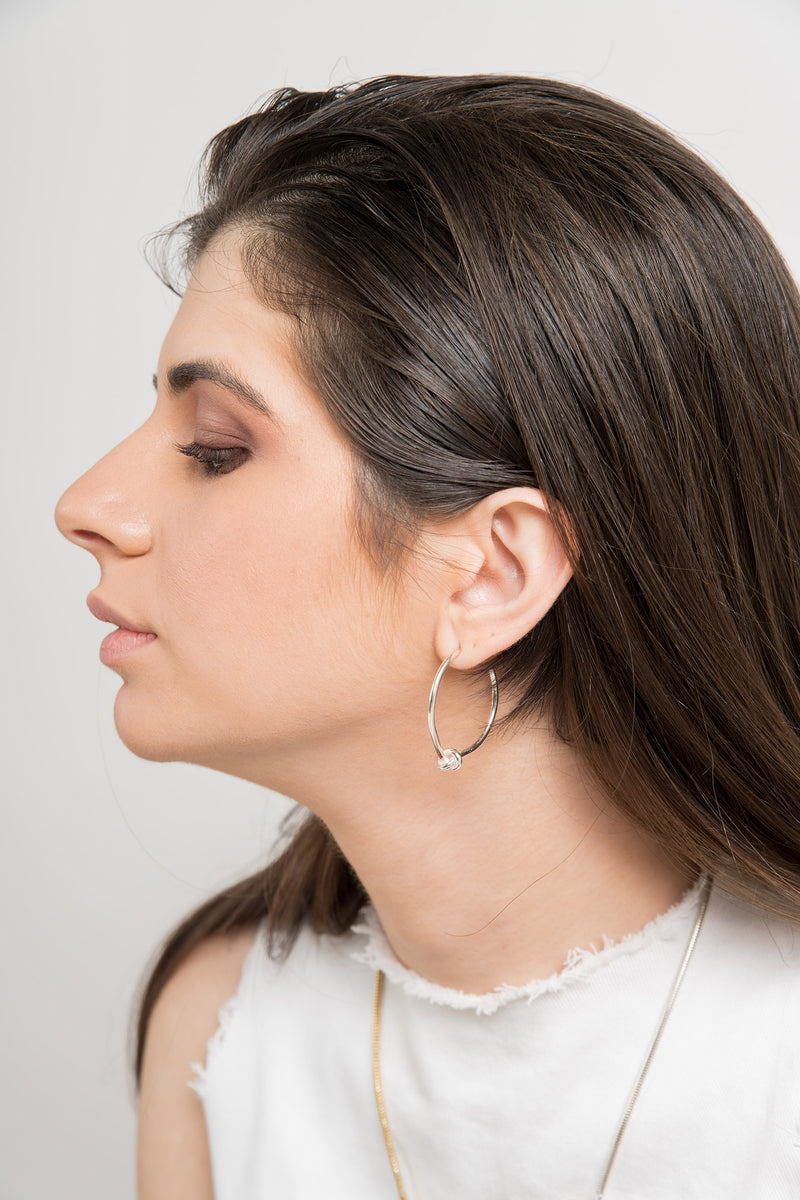 Knotted Hoops