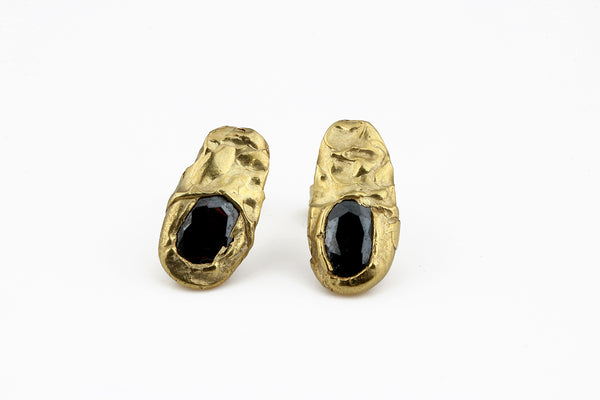 Raw metal //black oval